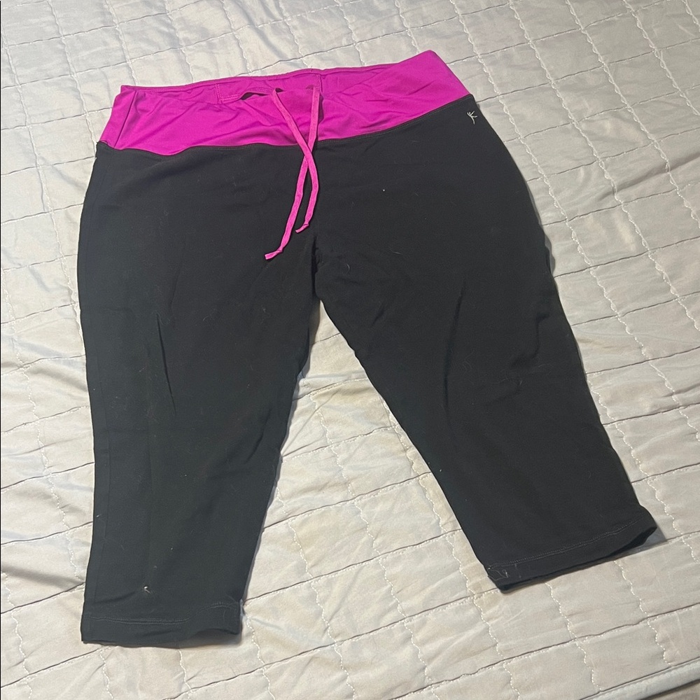 Danskin Black Leggings with Vibrant Pink Waistband